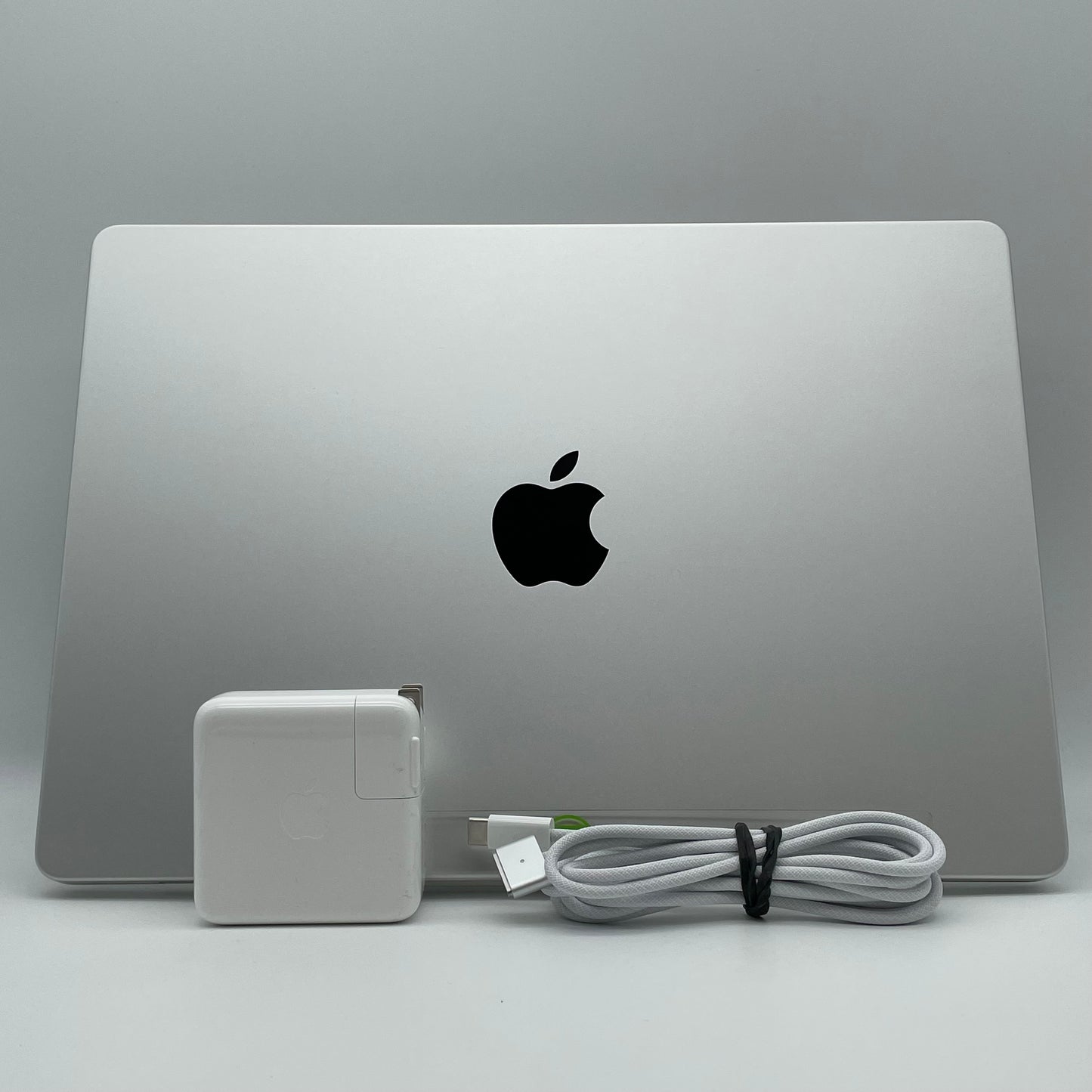 2025 Apple MacBook Pro 14" M5 10C GPU 4.6GHz 16GB RAM 1TB SSD MDE54LL/A