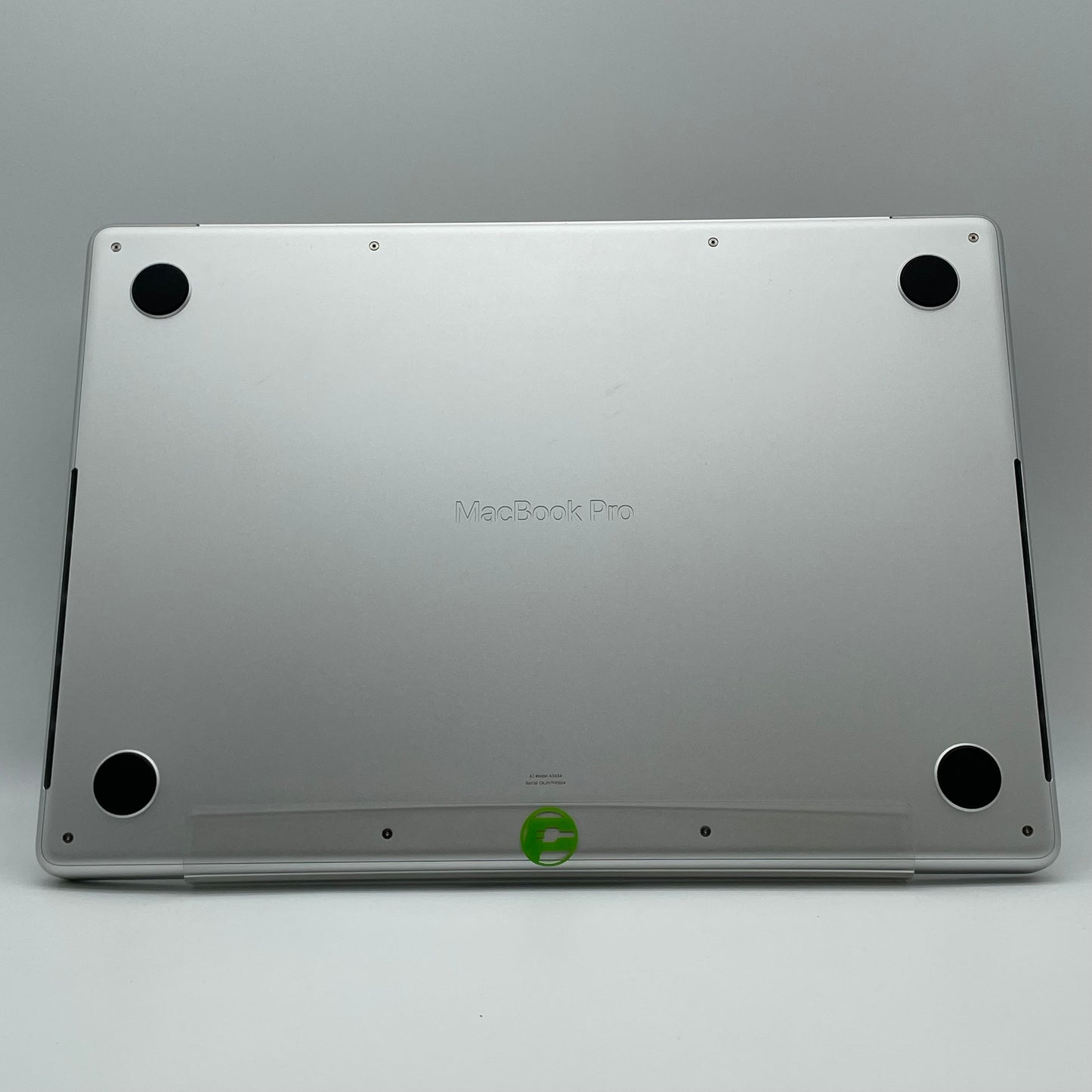 2025 Apple MacBook Pro 14" M5 10C GPU 4.6GHz 16GB RAM 1TB SSD MDE54LL/A
